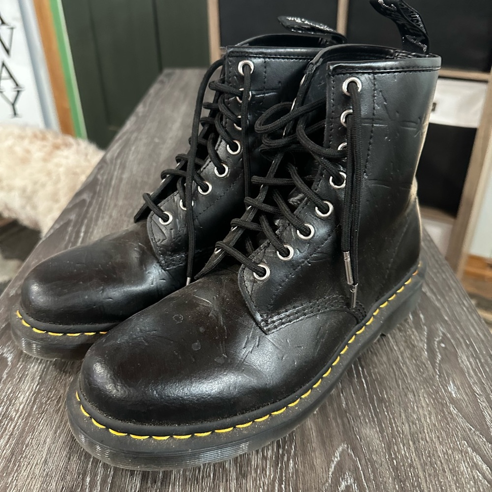 Dr. Martens 1460 8-eye Barbed Wire Lace-Up Boots - Unisex